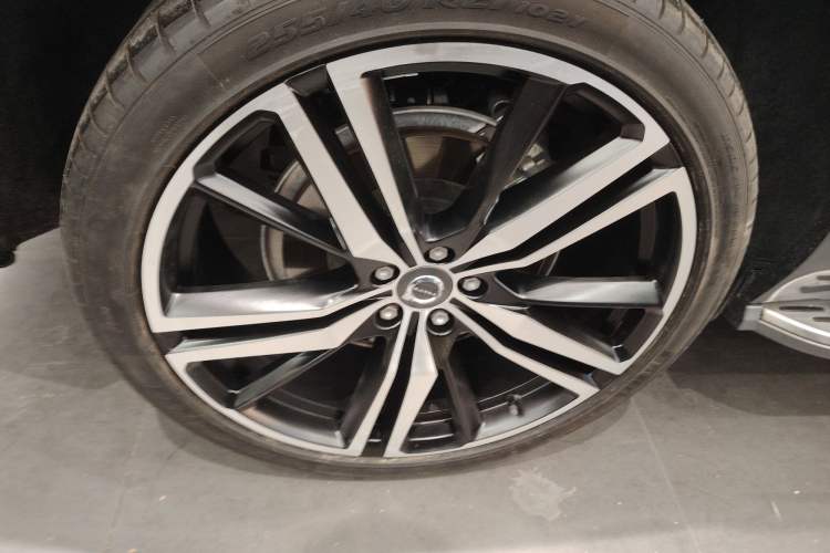 Used Volvo XC60 New Energy 2021 T8 E-Drive Hybrid Smart & Dynamic Edition Right Rear Wheel Hub