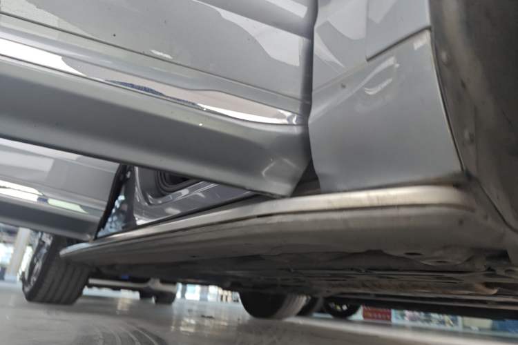 Used Volvo XC60 New Energy 2021 T8 e-Drive Hybrid Luxury Edition Right Side Sill