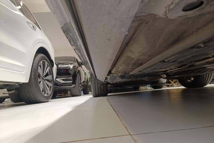 Used Volvo XC60 New Energy 2021 T8 e-Drive Hybrid Luxury Edition Right Side Sill