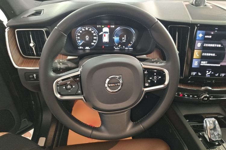 Used Volvo XC60 New Energy 2021 T8 e-Drive Hybrid Luxury Edition Steering Wheel