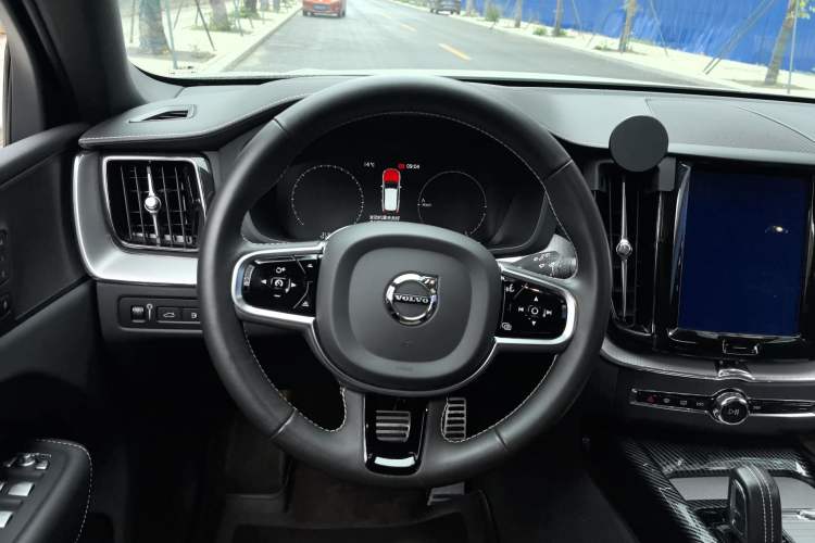 Used Volvo XC60 New Energy 2021 T8 E-Drive Hybrid Smart & Dynamic Edition Steering Wheel