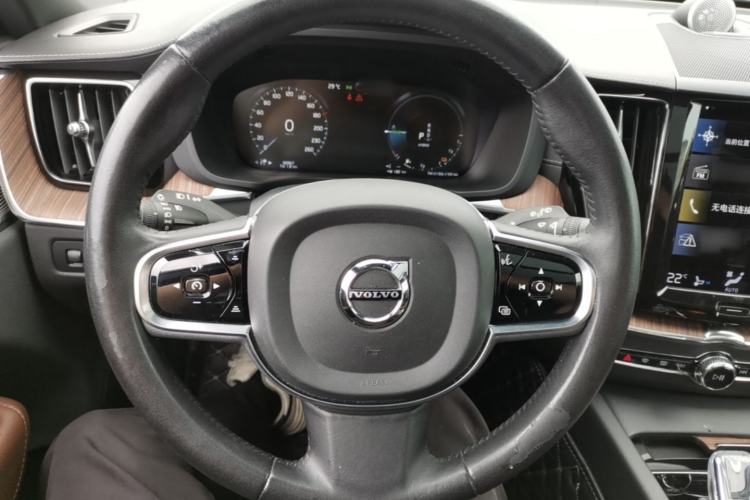 Used Volvo XC60 New Energy 2021 T8 e-Drive Hybrid Luxury Edition Steering Wheel