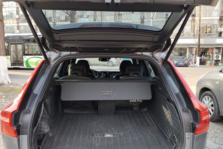 Used Volvo XC60 New Energy 2021 T8 E-Drive Hybrid Smart & Dynamic Edition Trunk