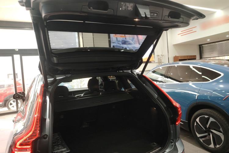 Used Volvo XC60 New Energy 2021 T8 E-Drive Hybrid Smart & Dynamic Edition Trunk