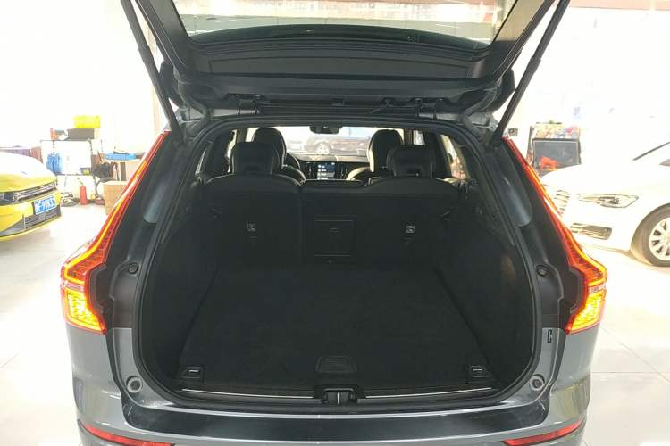 Used Volvo XC60 New Energy 2021 T8 E-Drive Hybrid Smart & Dynamic Edition Trunk