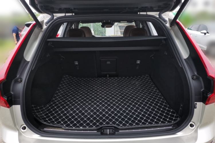 Used Volvo XC60 New Energy 2021 T8 e-Drive Hybrid Luxury Edition Trunk