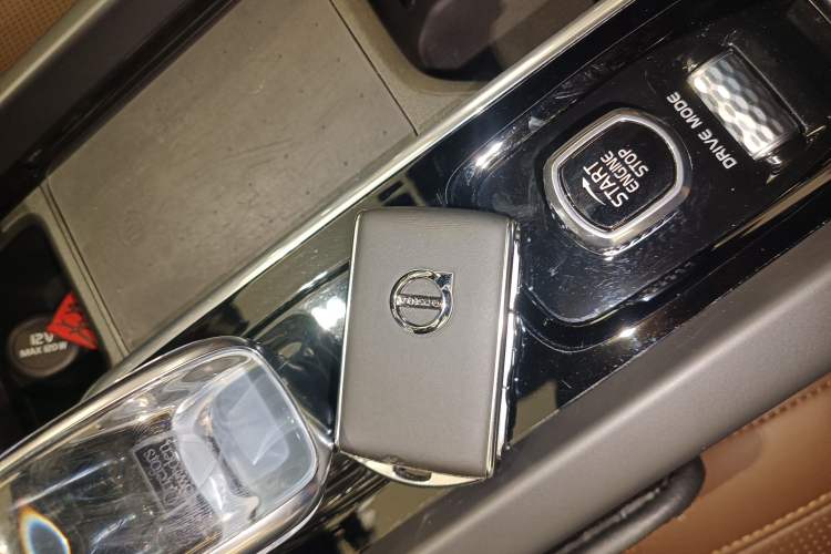 Used Volvo XC60 New Energy 2021 T8 e-Drive Hybrid Luxury Edition Vehicle Key