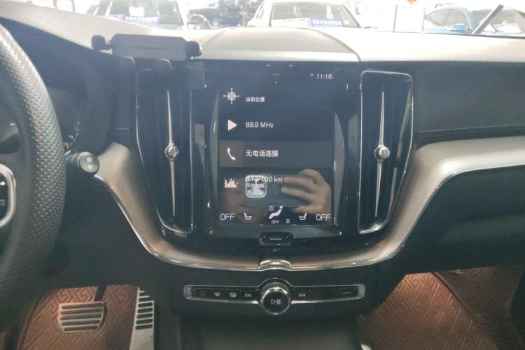 Used Volvo XC60 New Energy 2021 T8 E-Drive Hybrid Smart & Dynamic Edition Audio And AC Panel
