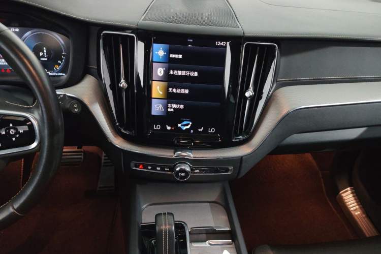 Used Volvo XC60 New Energy 2021 T8 E-Drive Hybrid Smart & Dynamic Edition Audio And AC Panel