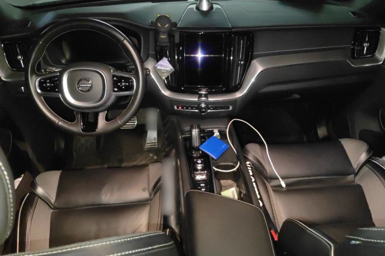 Used Volvo XC60 New Energy 2021 T8 E-Drive Hybrid Smart & Dynamic Edition Center Console