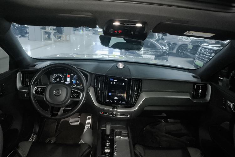 Used Volvo XC60 New Energy 2021 T8 E-Drive Hybrid Smart & Dynamic Edition Center Console