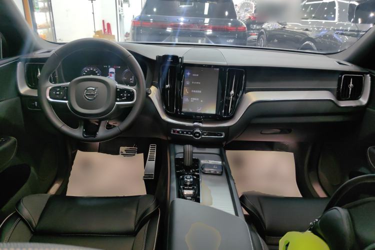 Used Volvo XC60 New Energy 2021 T8 E-Drive Hybrid Smart & Dynamic Edition Center Console