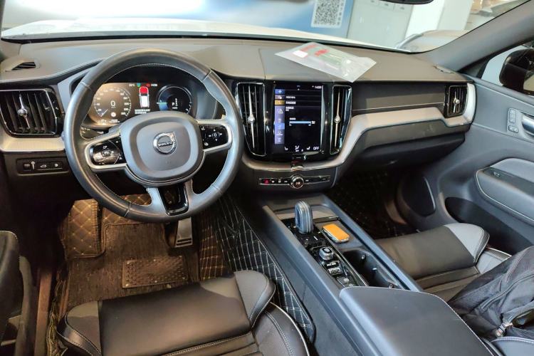 Used Volvo XC60 New Energy 2021 T8 E-Drive Hybrid Smart & Dynamic Edition Center Console
