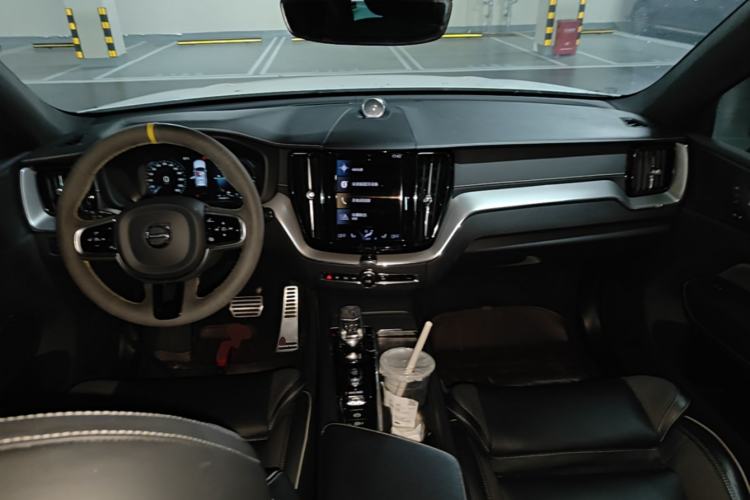 Used Volvo XC60 New Energy 2021 T8 E-Drive Hybrid Smart & Dynamic Edition Center Console