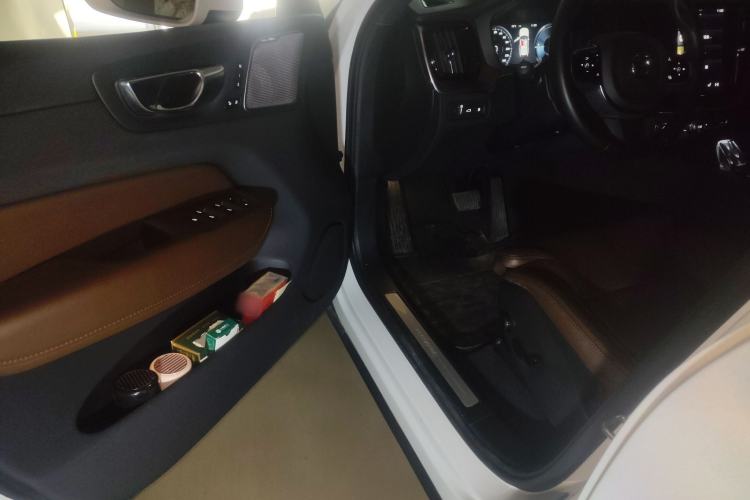 Used Volvo XC60 New Energy 2021 T8 e-Drive Hybrid Luxury Edition Driver Seat