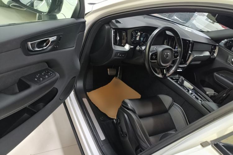 Used Volvo XC60 New Energy 2021 T8 E-Drive Hybrid Smart & Dynamic Edition Driver Seat