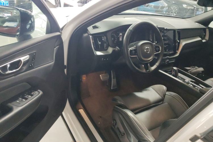 Used Volvo XC60 New Energy 2021 T8 E-Drive Hybrid Smart & Dynamic Edition Driver Seat
