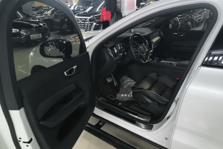 Used Volvo XC60 New Energy 2021 T8 E-Drive Hybrid Smart & Dynamic Edition Driver Seat