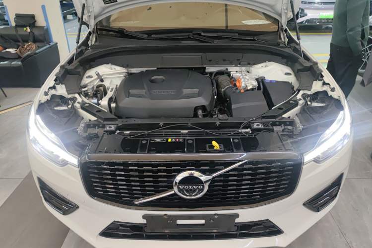 Used Volvo XC60 New Energy 2021 T8 E-Drive Hybrid Smart & Dynamic Edition Engine Bay