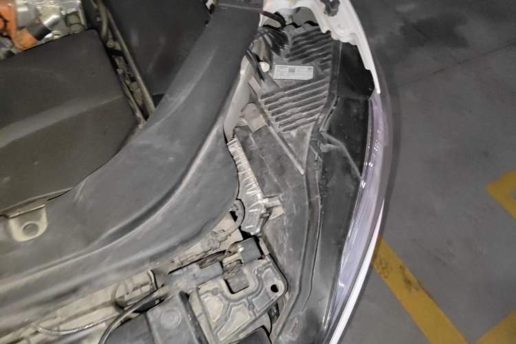 Used Volvo XC60 New Energy 2021 T8 E-Drive Hybrid Smart & Dynamic Edition Engine Bay Left