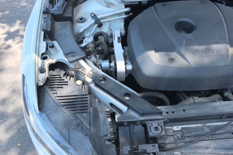 Used Volvo XC60 New Energy 2021 T8 e-Drive Hybrid Luxury Edition Engine Bay Right
