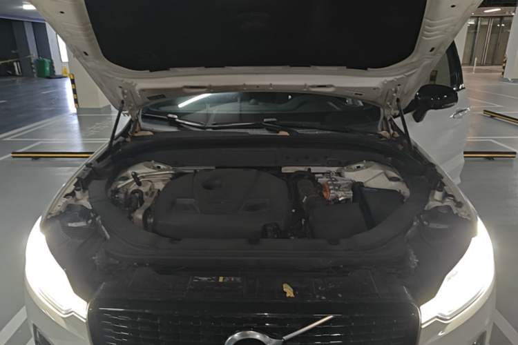 Used Volvo XC60 New Energy 2021 T8 E-Drive Hybrid Smart & Dynamic Edition Engine Bay