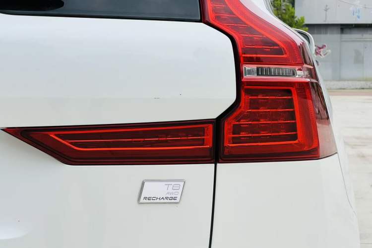 Used Volvo XC60 New Energy 2021 T8 e-Drive Hybrid Luxury Edition Exterior 7