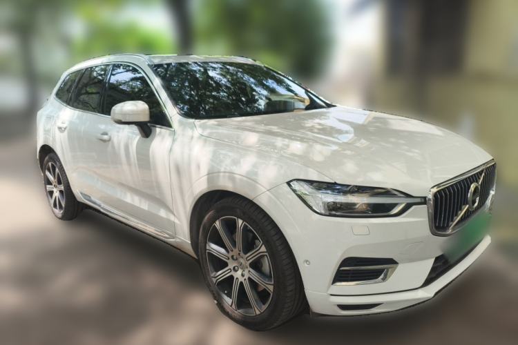 Used Volvo XC60 New Energy 2021 T8 e-Drive Hybrid Luxury Edition Front Right 45 Deg