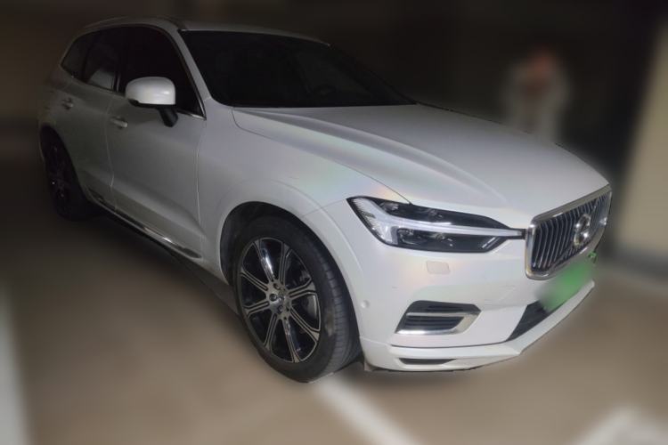 Used Volvo XC60 New Energy 2021 T8 e-Drive Hybrid Luxury Edition Front Right 45 Deg