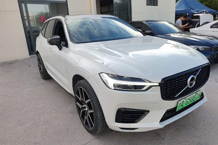 Used Volvo XC60 New Energy 2021 T8 E-Drive Hybrid Smart & Dynamic Edition Front Right 45 Deg