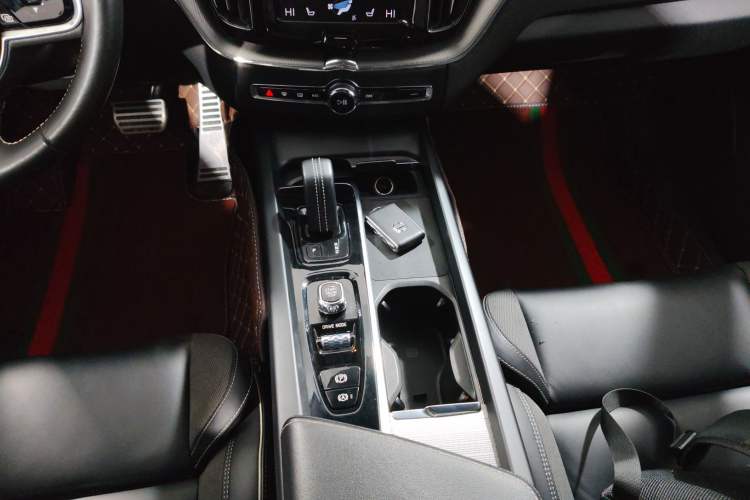 Used Volvo XC60 New Energy 2021 T8 E-Drive Hybrid Smart & Dynamic Edition Gear Lever