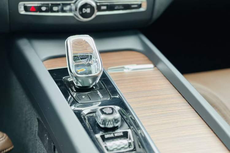 Used Volvo XC60 New Energy 2021 T8 e-Drive Hybrid Luxury Edition Interior 11