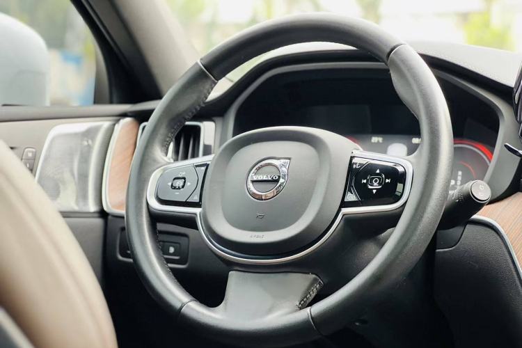 Used Volvo XC60 New Energy 2021 T8 e-Drive Hybrid Luxury Edition Interior 12