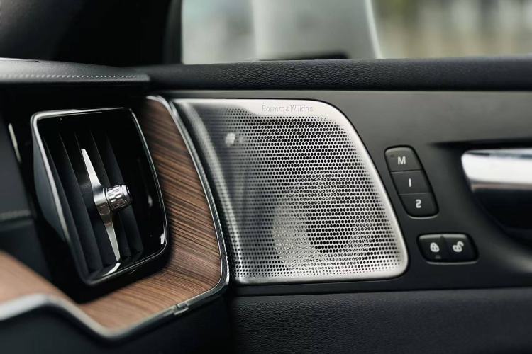 Used Volvo XC60 New Energy 2021 T8 e-Drive Hybrid Luxury Edition Interior 13