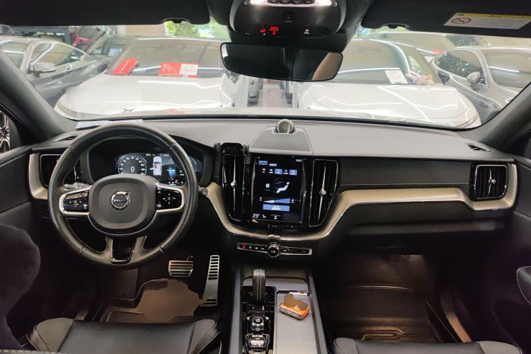Used Volvo XC60 New Energy 2021 T8 E-Drive Hybrid Smart & Dynamic Edition Interior 2