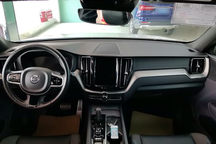 Used Volvo XC60 New Energy 2021 T8 E-Drive Hybrid Smart & Dynamic Edition Interior 2