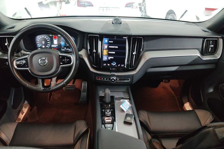 Used Volvo XC60 New Energy 2021 T8 E-Drive Hybrid Smart & Dynamic Edition Interior 2