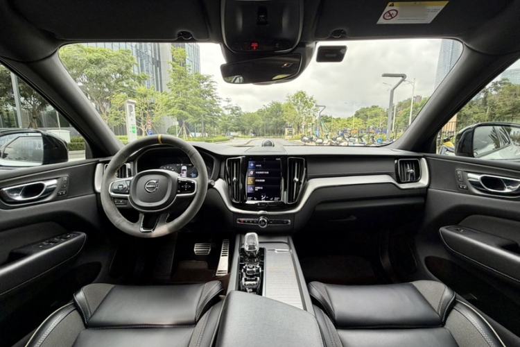 Used Volvo XC60 New Energy 2021 T8 E-Drive Hybrid Smart & Dynamic Edition Interior 2