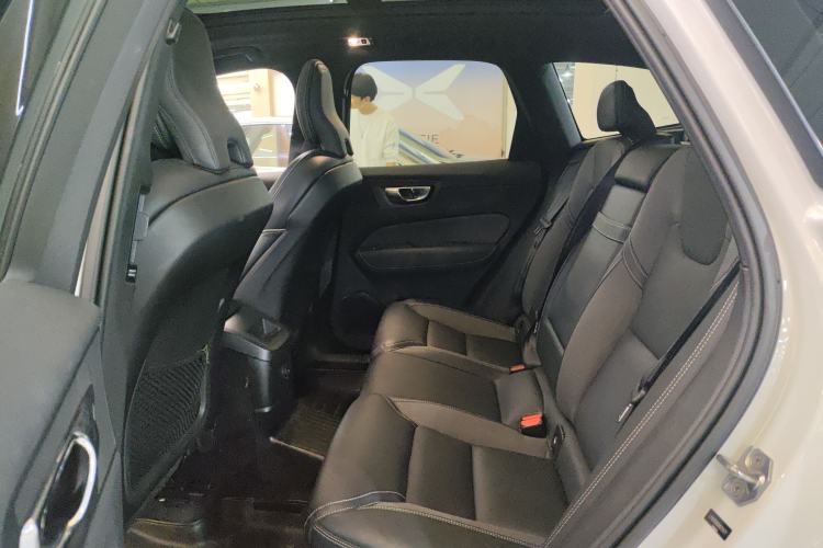 Used Volvo XC60 New Energy 2021 T8 E-Drive Hybrid Smart & Dynamic Edition Interior 4