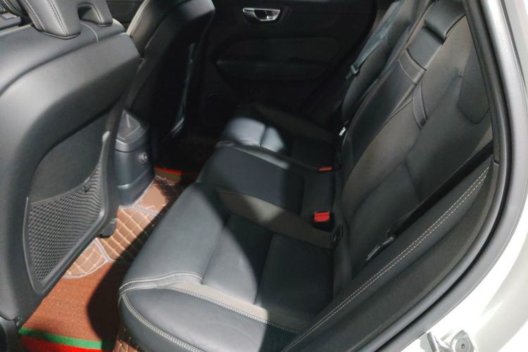Used Volvo XC60 New Energy 2021 T8 E-Drive Hybrid Smart & Dynamic Edition Interior 4