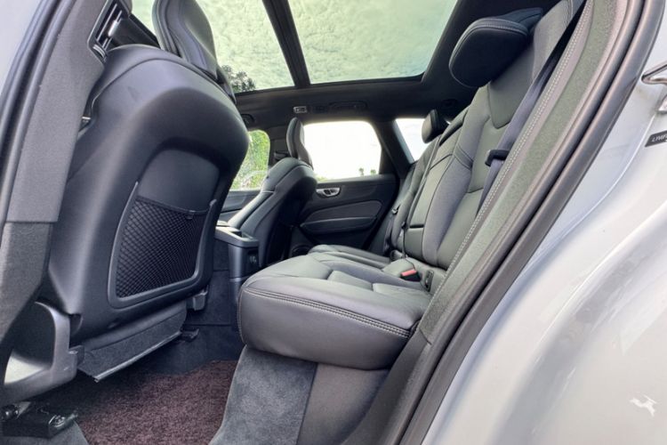 Used Volvo XC60 New Energy 2021 T8 E-Drive Hybrid Smart & Dynamic Edition Interior 5