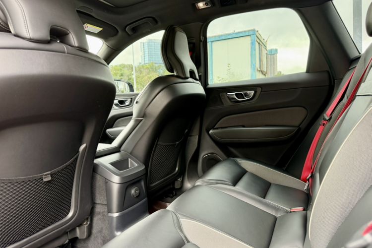 Used Volvo XC60 New Energy 2021 T8 E-Drive Hybrid Smart & Dynamic Edition Interior 5