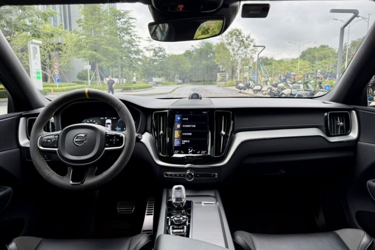 Used Volvo XC60 New Energy 2021 T8 E-Drive Hybrid Smart & Dynamic Edition Interior 6