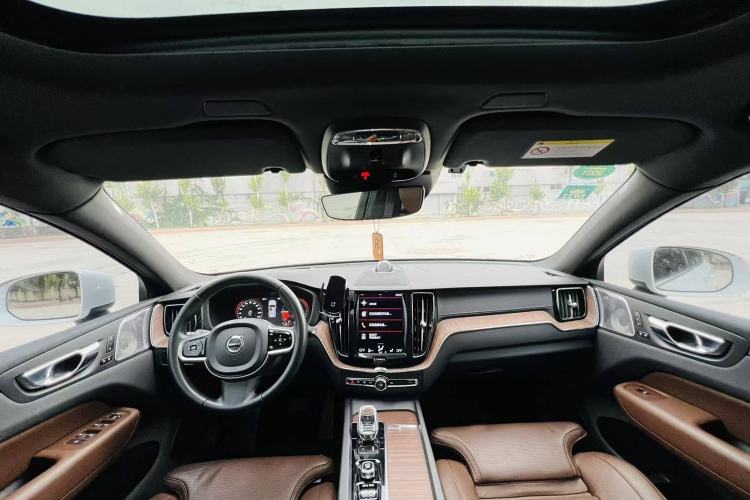 Used Volvo XC60 New Energy 2021 T8 e-Drive Hybrid Luxury Edition Interior 8