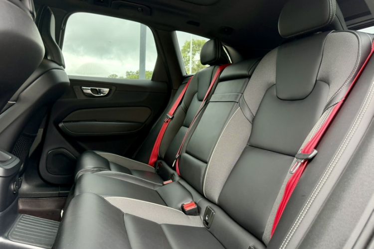 Used Volvo XC60 New Energy 2021 T8 E-Drive Hybrid Smart & Dynamic Edition Interior 8