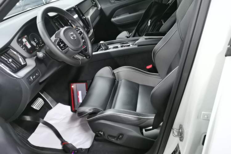 Used Volvo XC60 New Energy 2021 T8 E-Drive Hybrid Smart & Dynamic Edition Left Front Seat