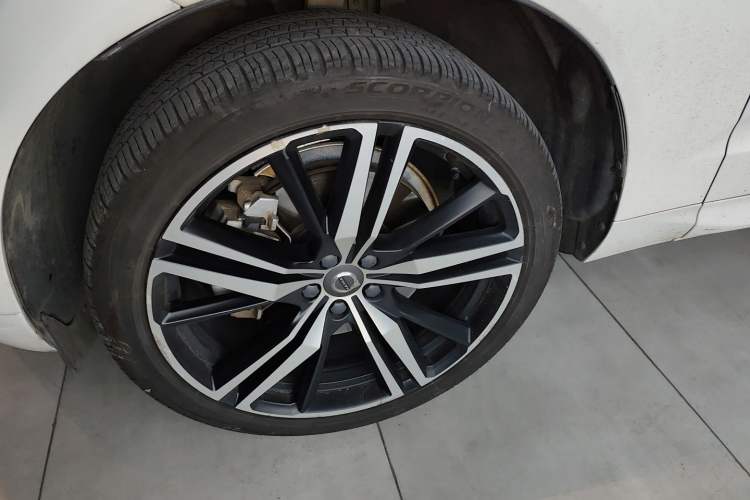 Used Volvo XC60 New Energy 2021 T8 E-Drive Hybrid Smart & Dynamic Edition Left Front Wheel Hub