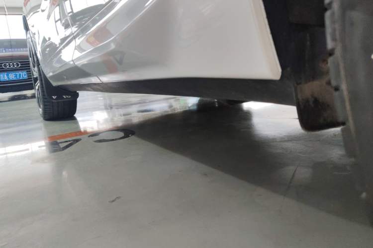 Used Volvo XC60 New Energy 2021 T8 E-Drive Hybrid Smart & Dynamic Edition Left Side Sill