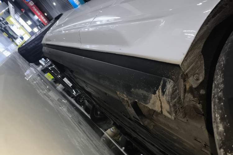 Used Volvo XC60 New Energy 2021 T8 E-Drive Hybrid Smart & Dynamic Edition Left Side Sill
