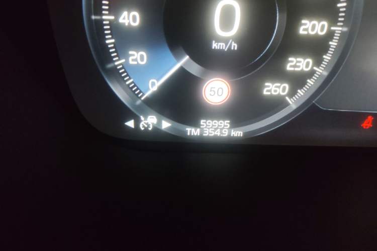 Used Volvo XC60 New Energy 2021 T8 e-Drive Hybrid Luxury Edition Odometer Close Up